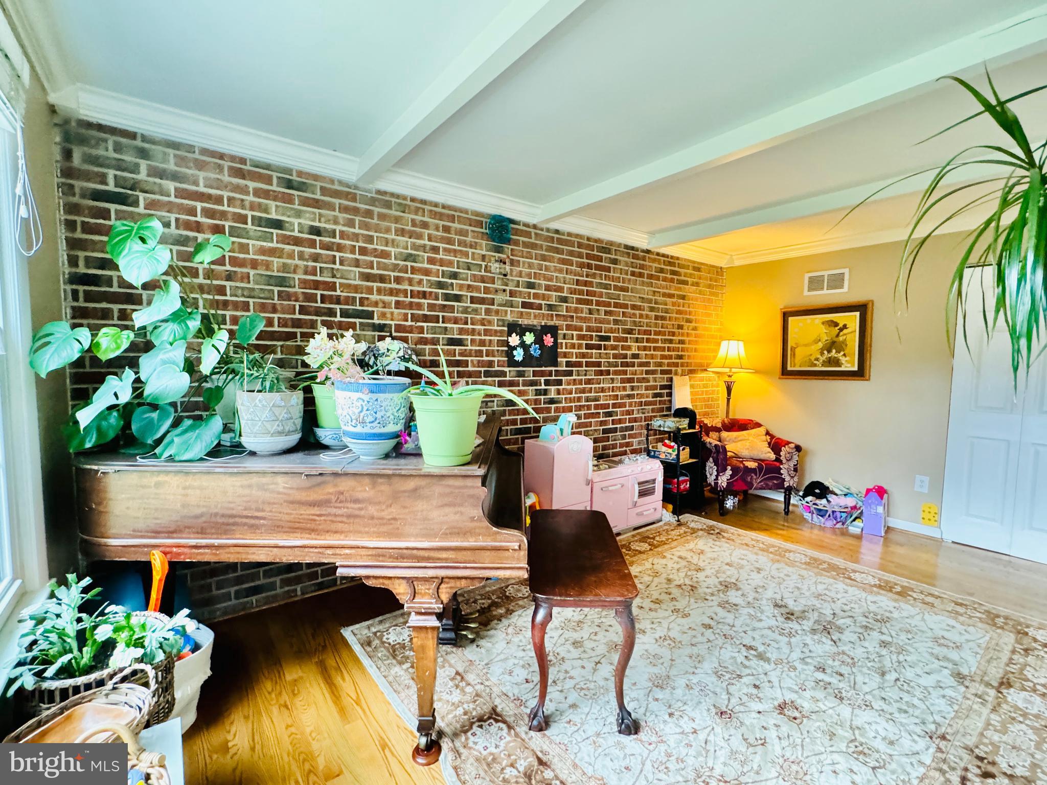 MONTICELLO WOODS - Residential Lease