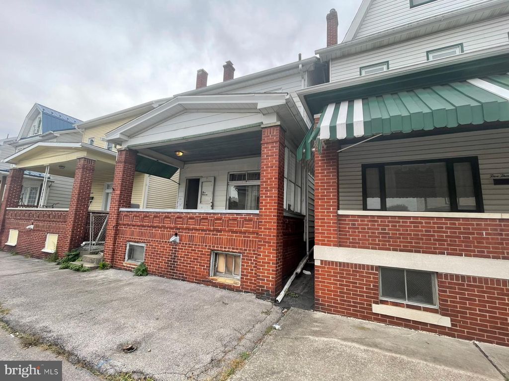 Photo of 511 N 5th Avenue, ALTOONA, PA 16601 (MLS # PABR2015832)