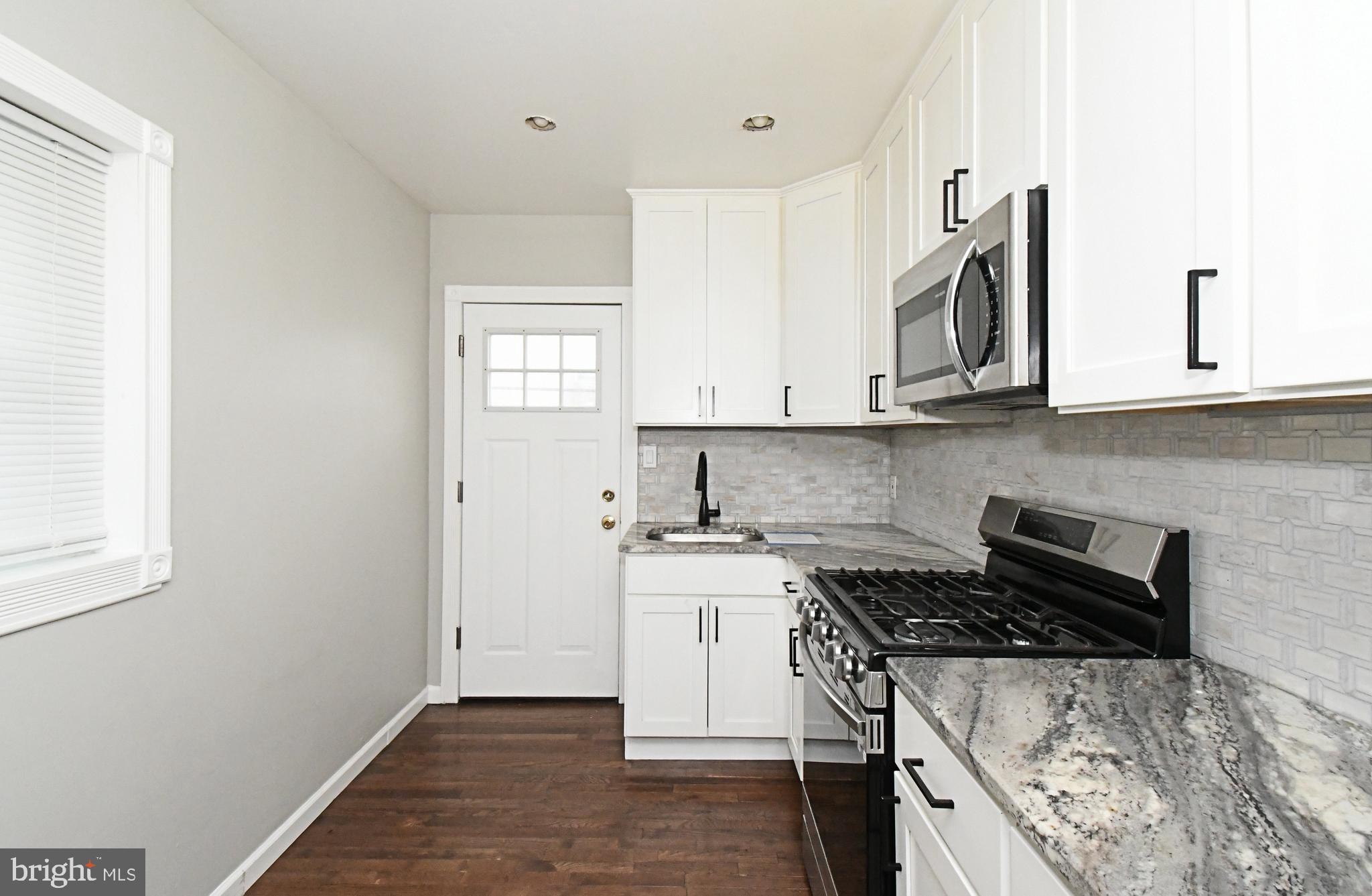 PORT RICHMOND - Residential