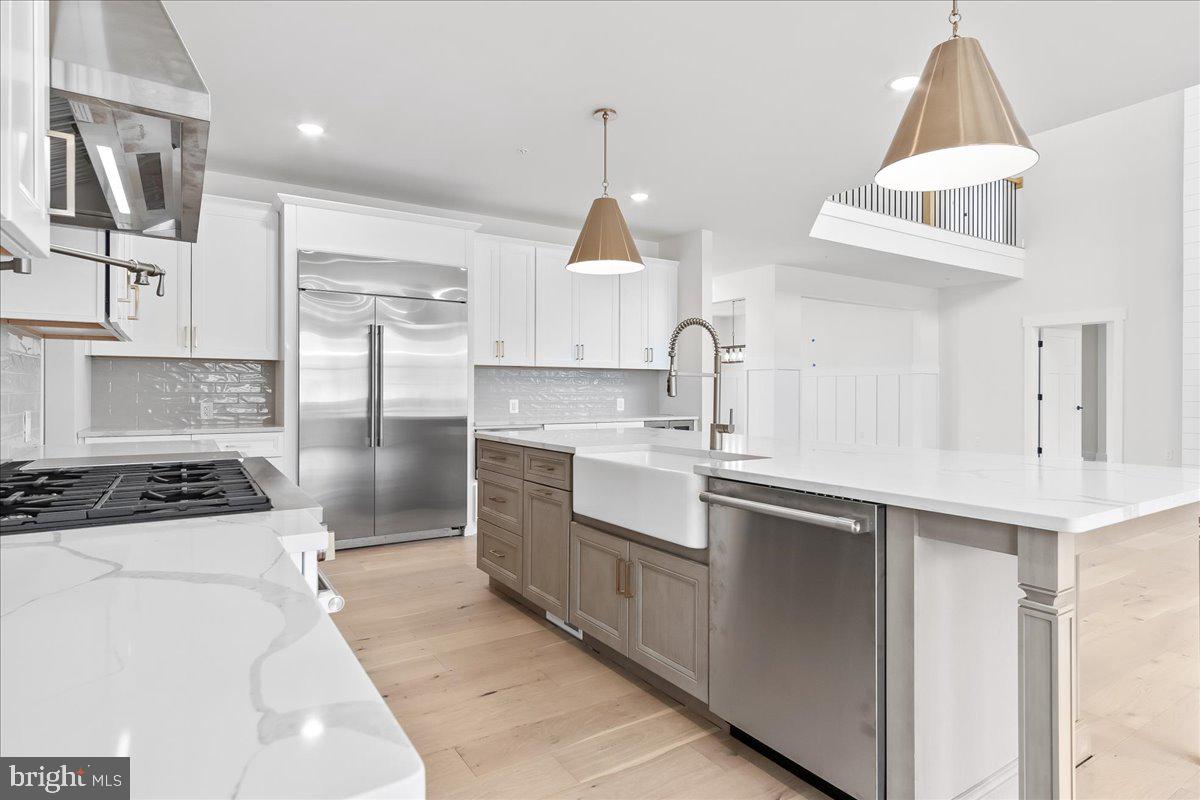 ANTON NORTH - Residential