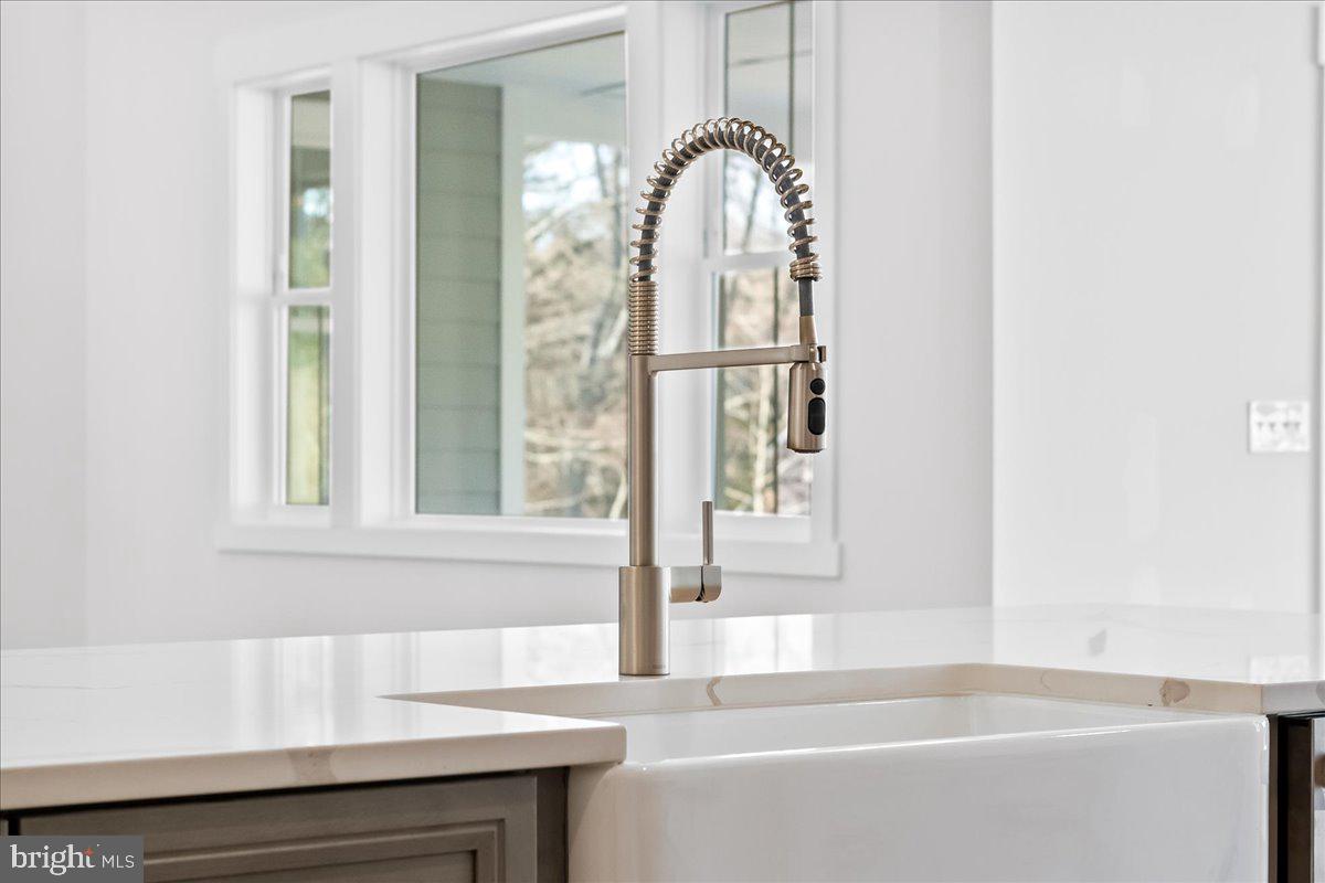 ANTON NORTH - Residential