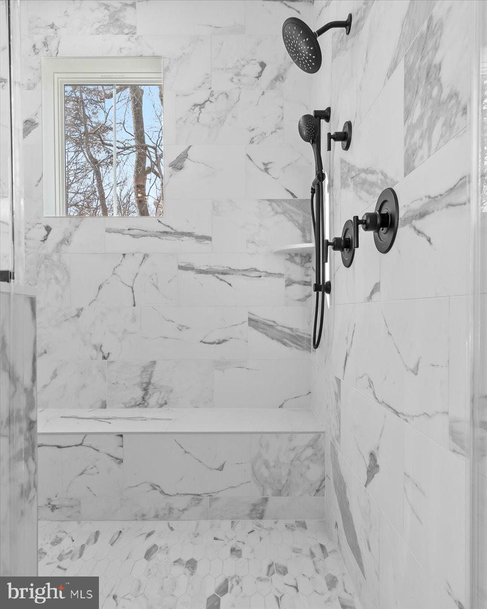 ANTON NORTH - Residential