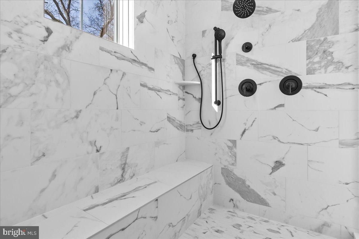 ANTON NORTH - Residential