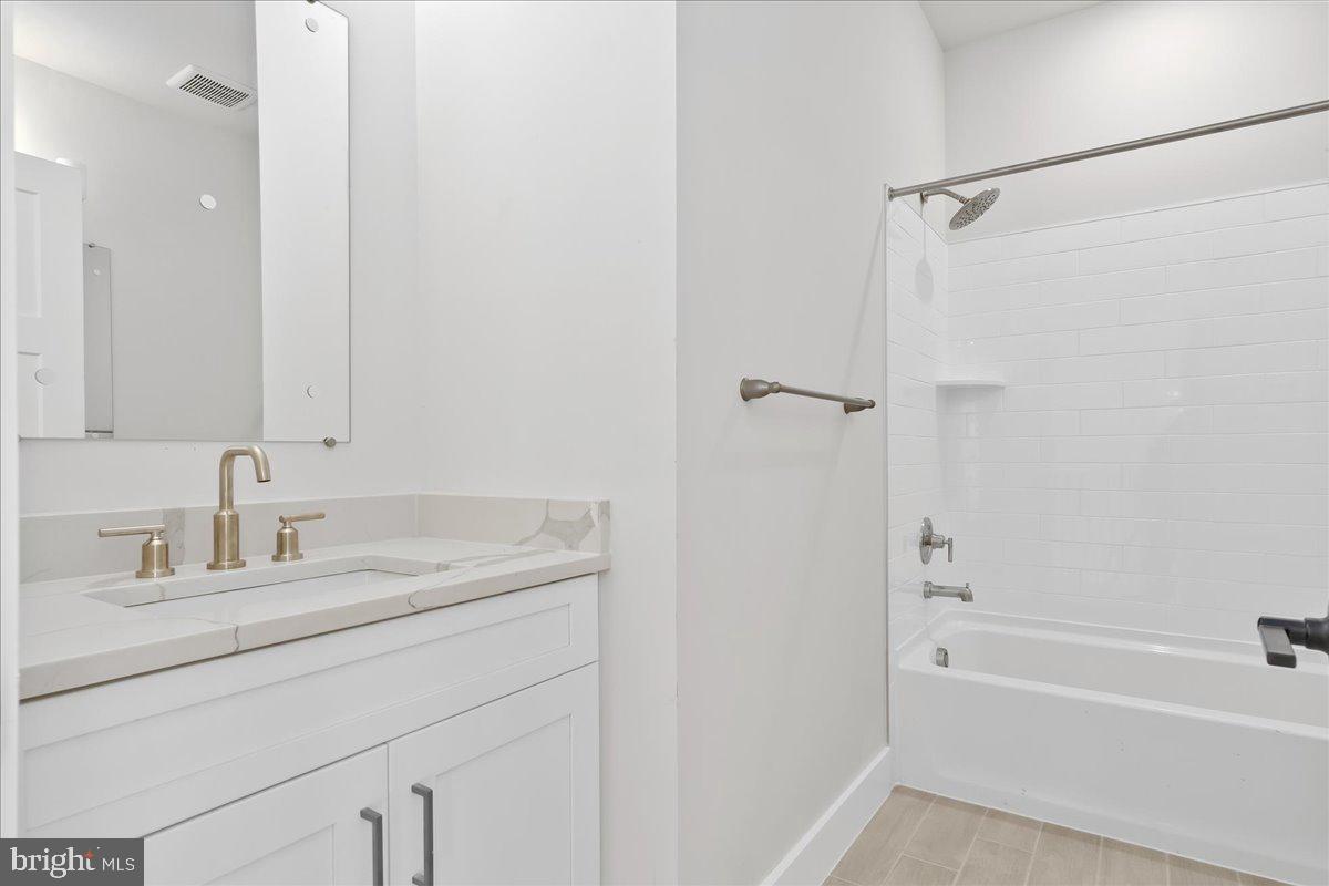 ANTON NORTH - Residential