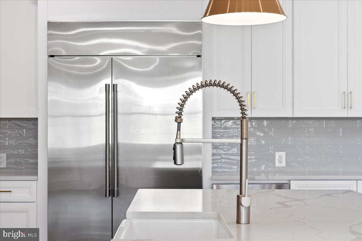 ANTON NORTH - Residential