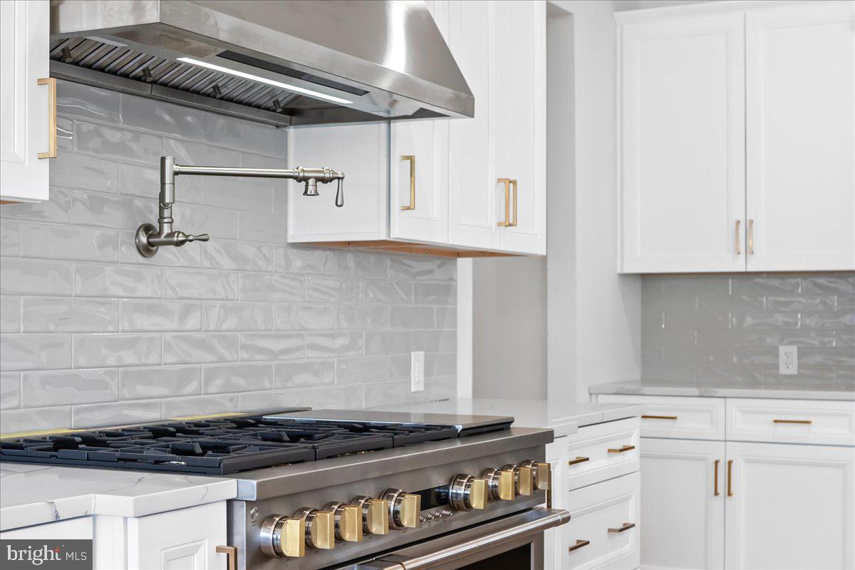 ANTON NORTH - Residential