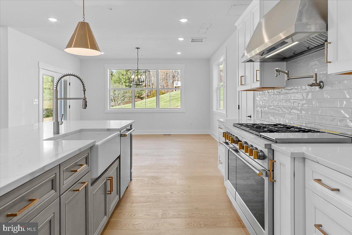 ANTON NORTH - Residential