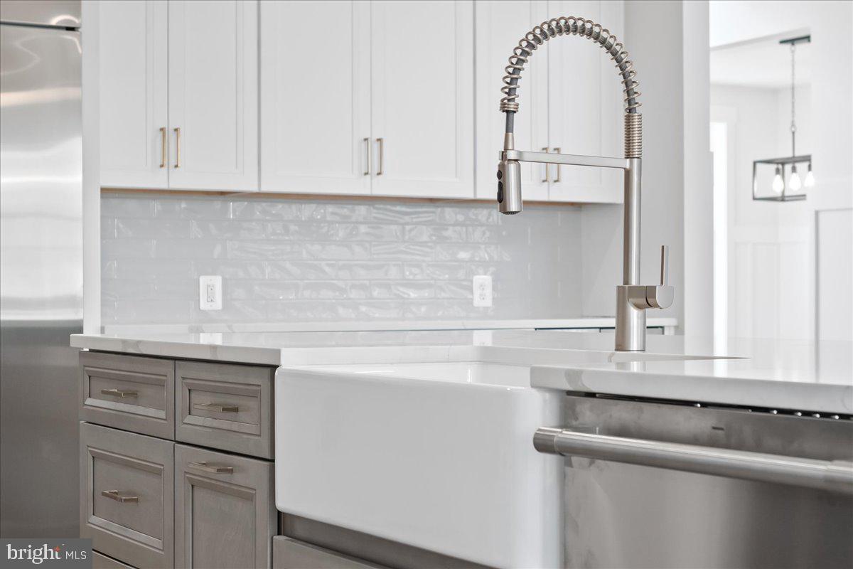 ANTON NORTH - Residential