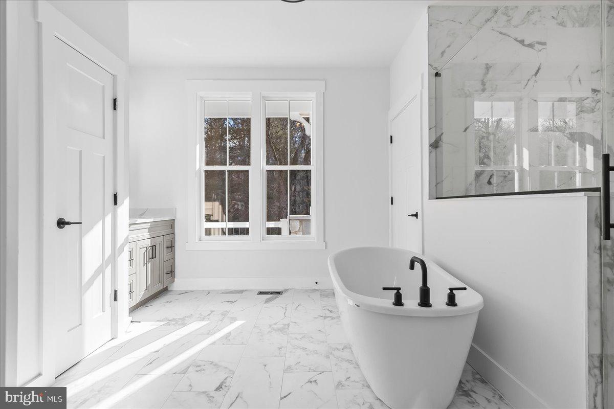 ANTON NORTH - Residential