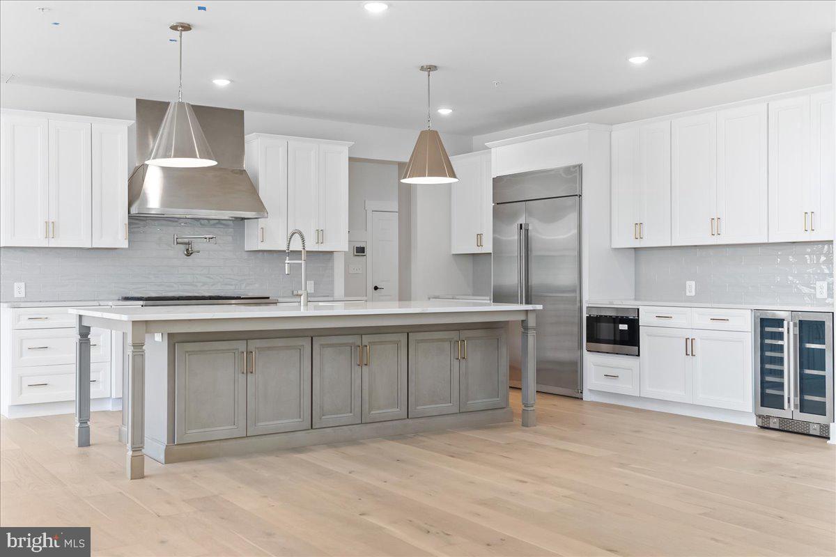 ANTON NORTH - Residential