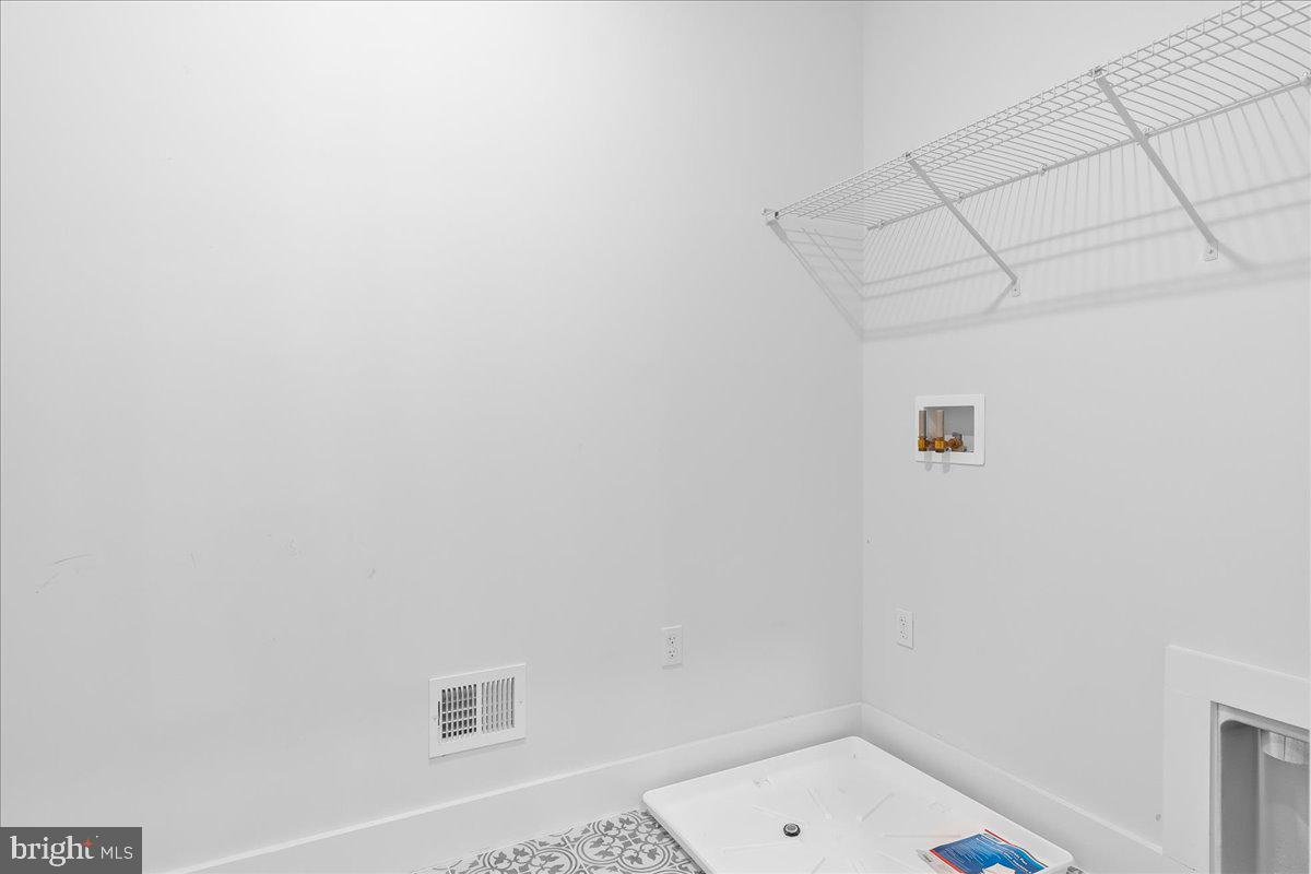 ANTON NORTH - Residential