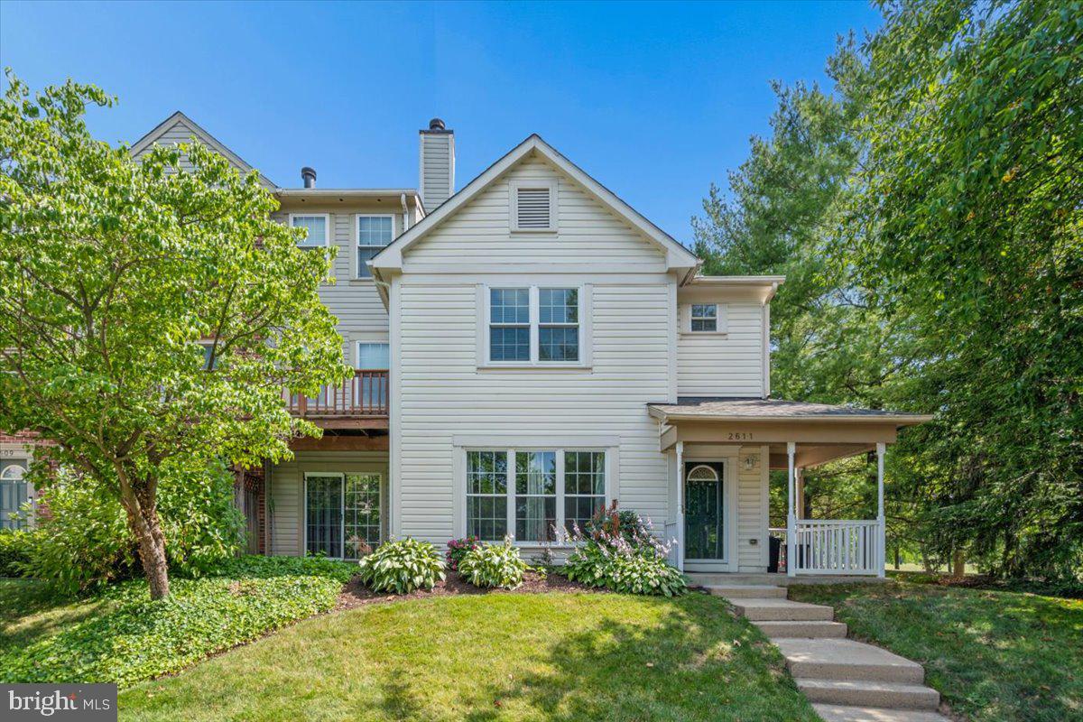 2611 WARREN WAY 4   1