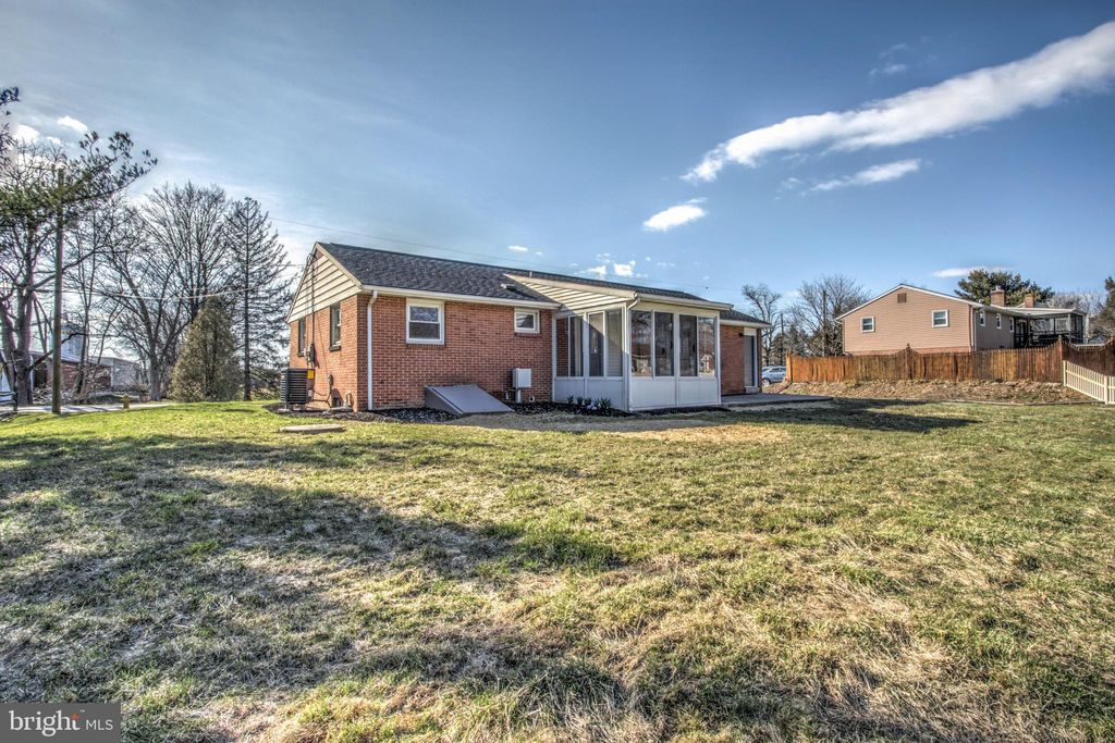 Photo of 59 FARMLAND RD, LEOLA, PA 17540 (MLS # PALA2031736)
