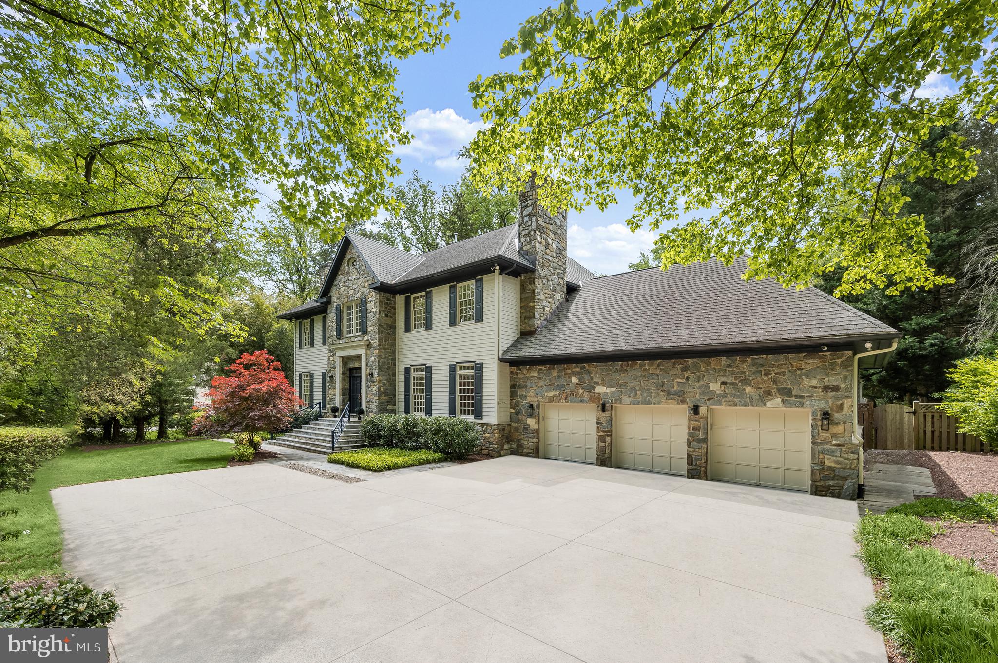 BRADLEY HILLS GROVE - Residential