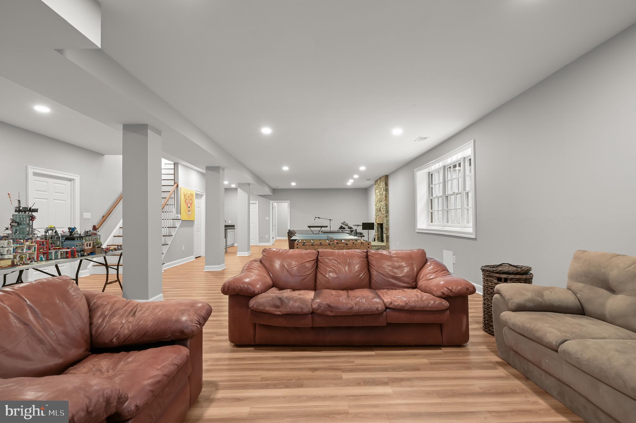 BRADLEY HILLS GROVE - Residential