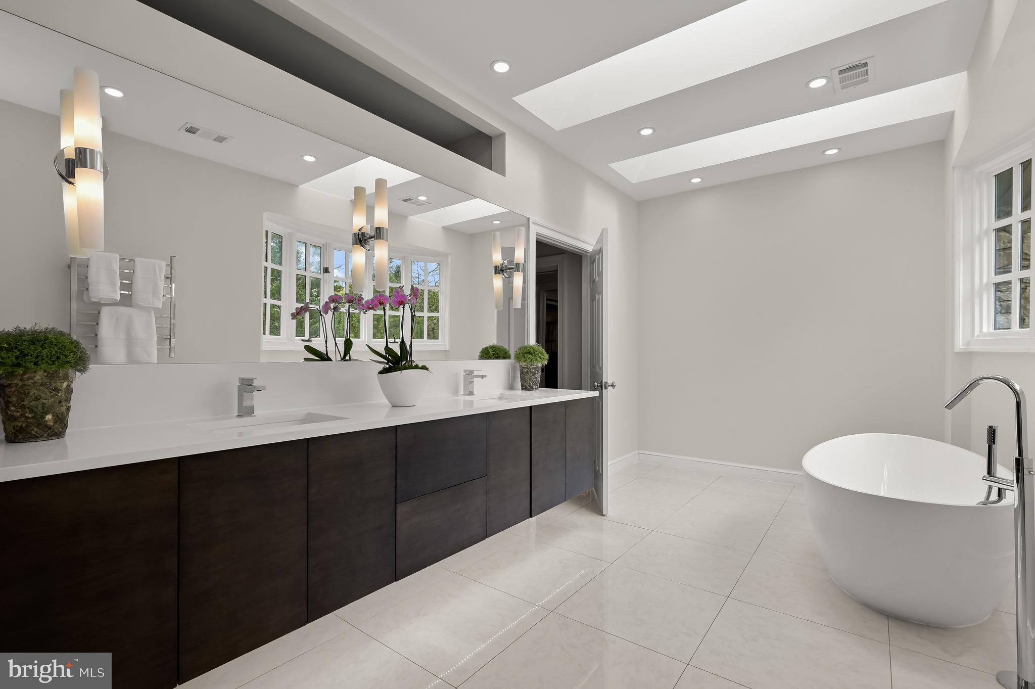 BRADLEY HILLS GROVE - Residential