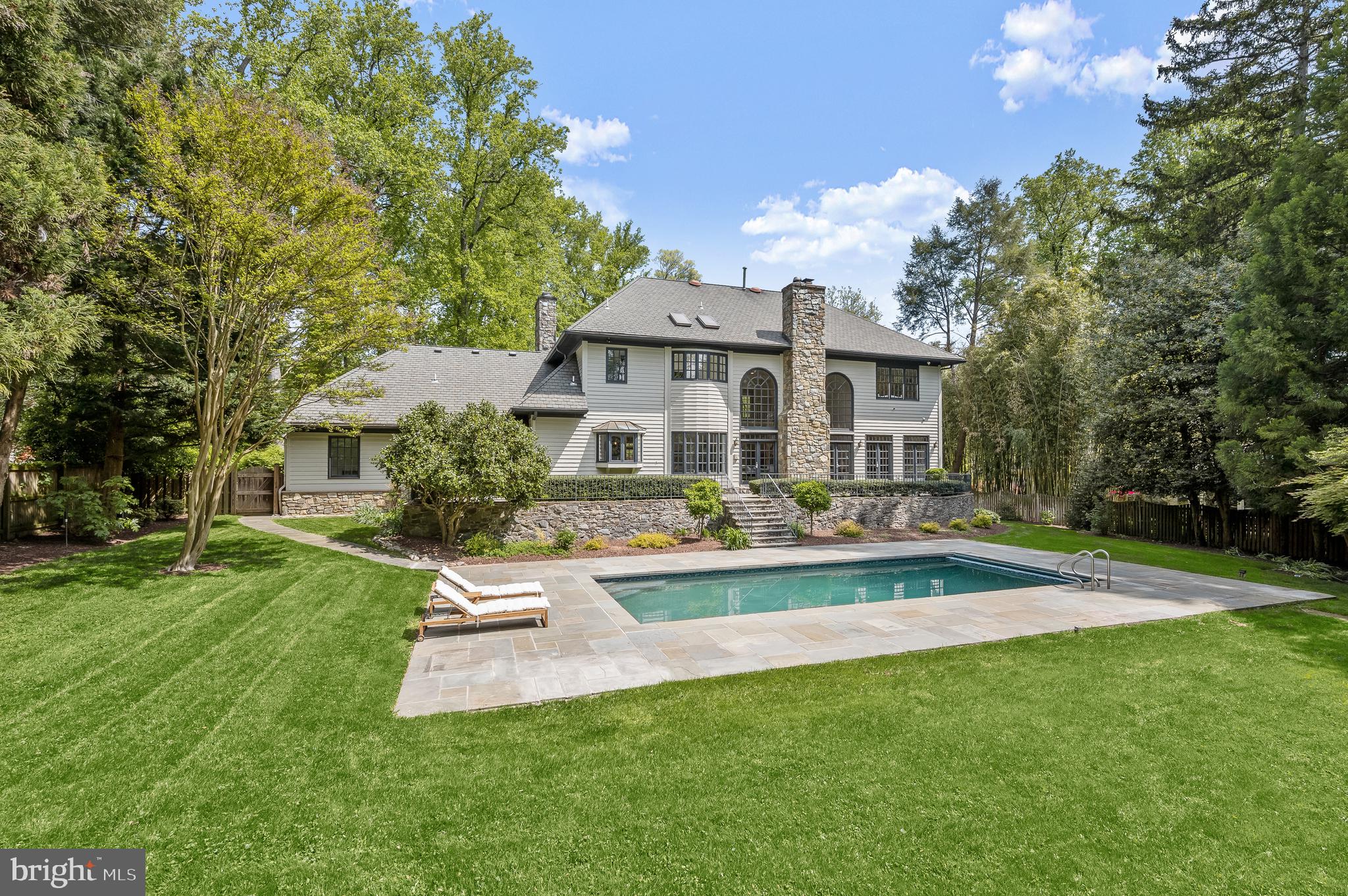 BRADLEY HILLS GROVE - Residential