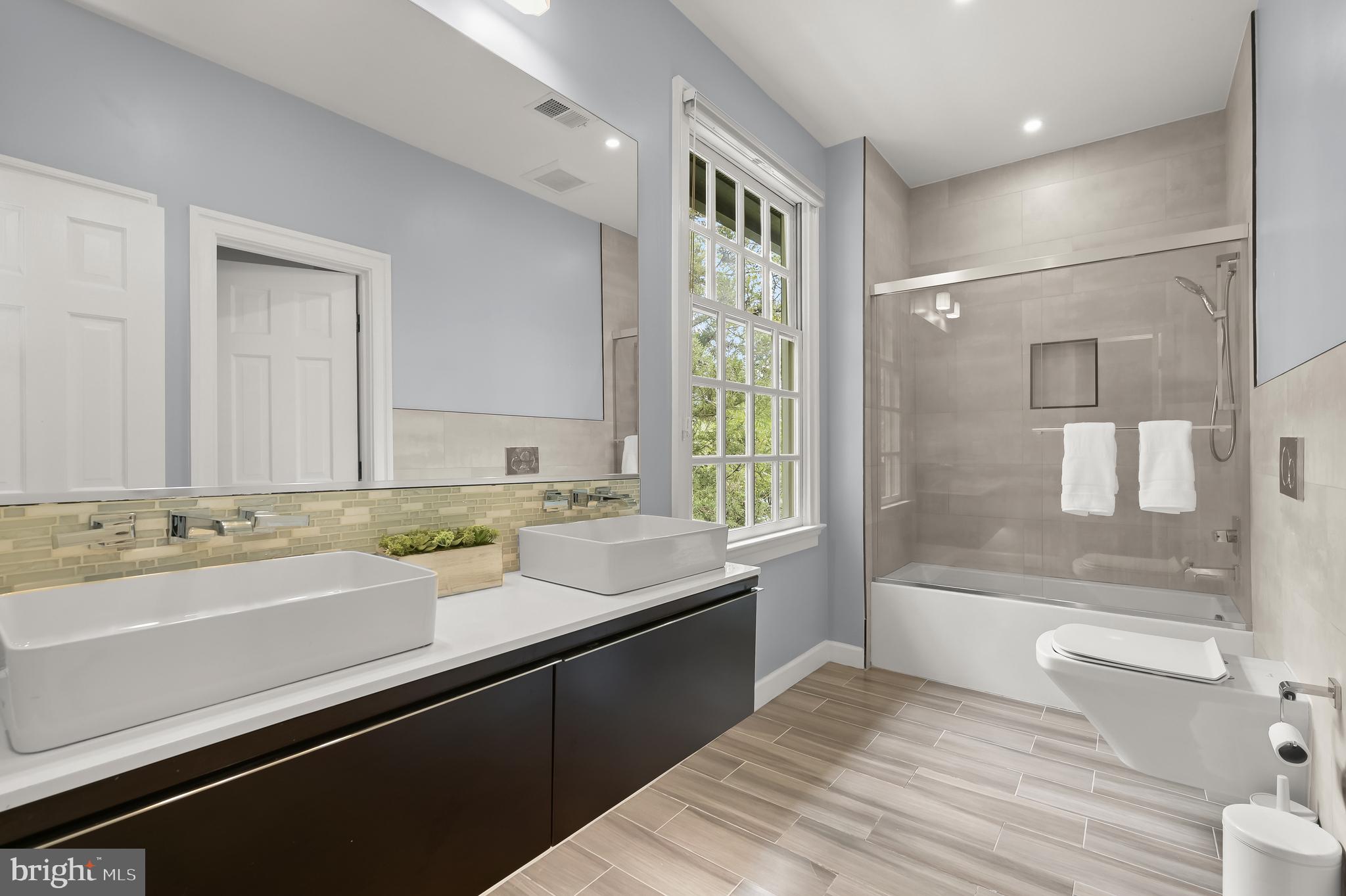 BRADLEY HILLS GROVE - Residential