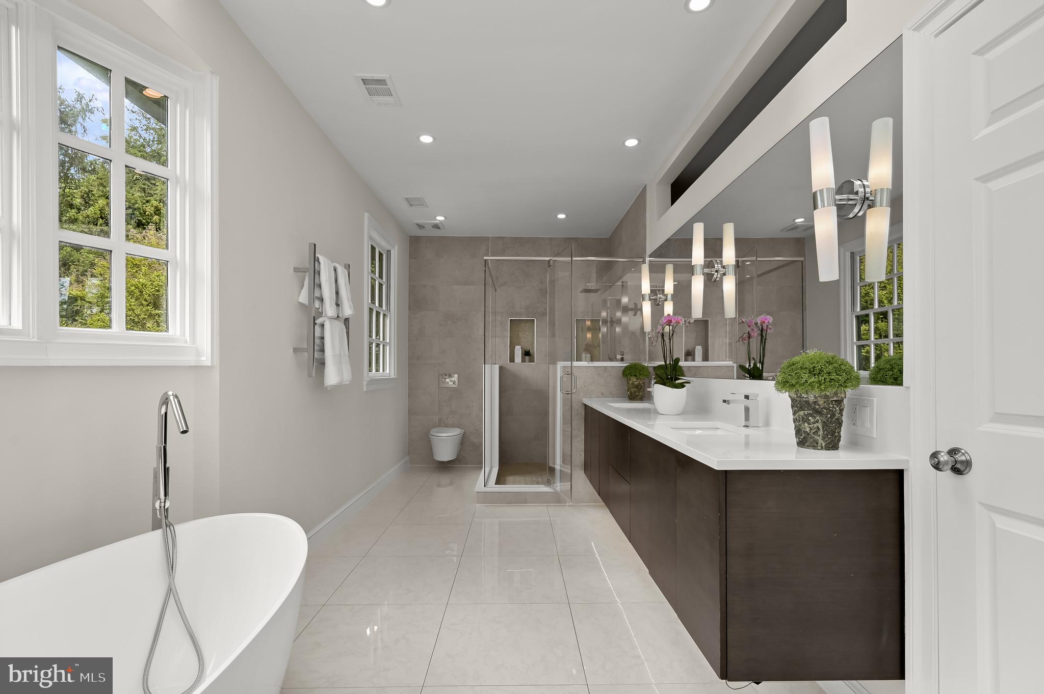 BRADLEY HILLS GROVE - Residential