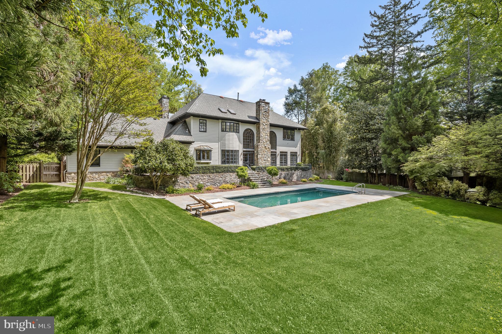 BRADLEY HILLS GROVE - Residential