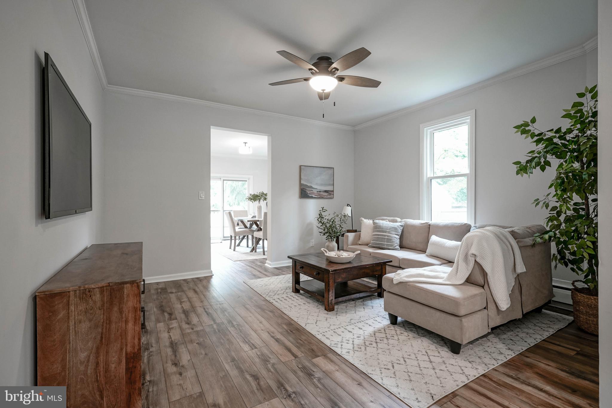 850 MANTUA BOULEVARD