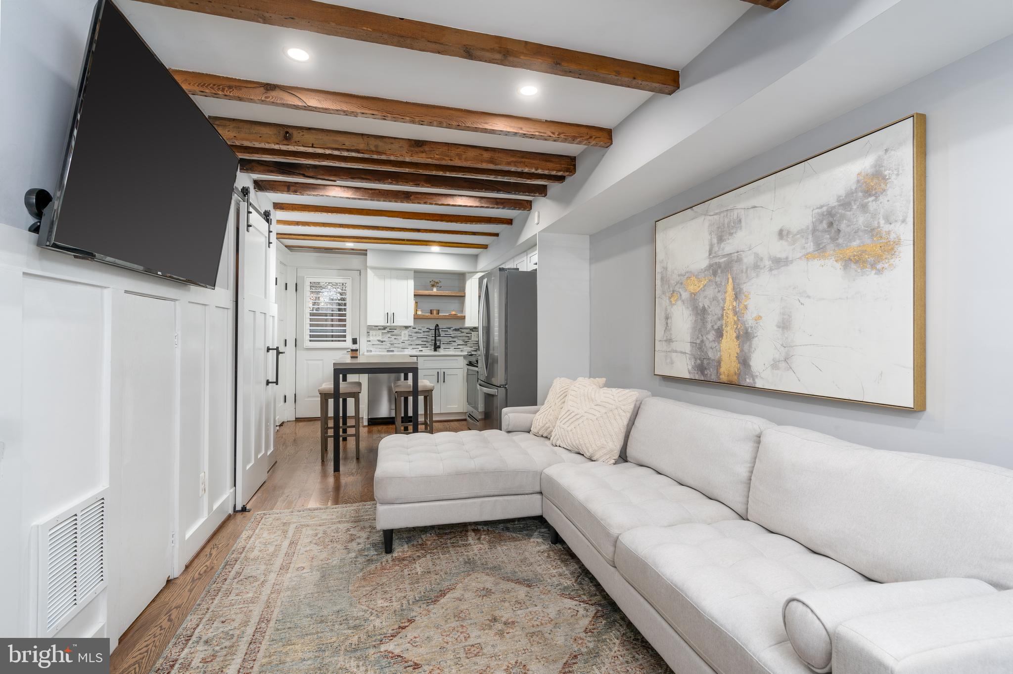 OLD TOWN ALEXANDRIA - Residential