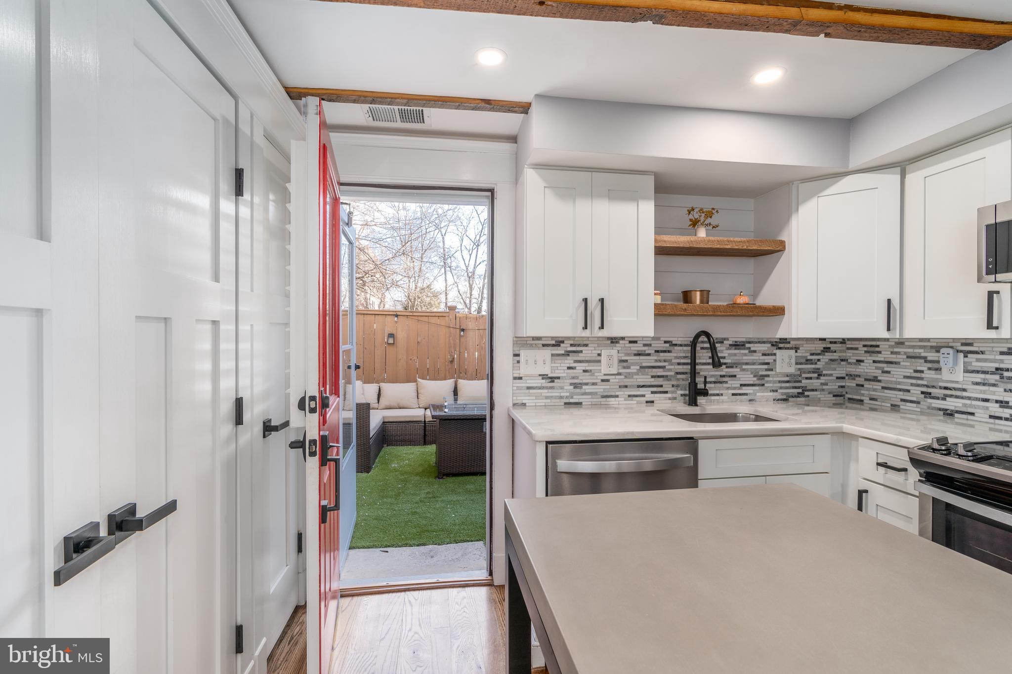 OLD TOWN ALEXANDRIA - Residential