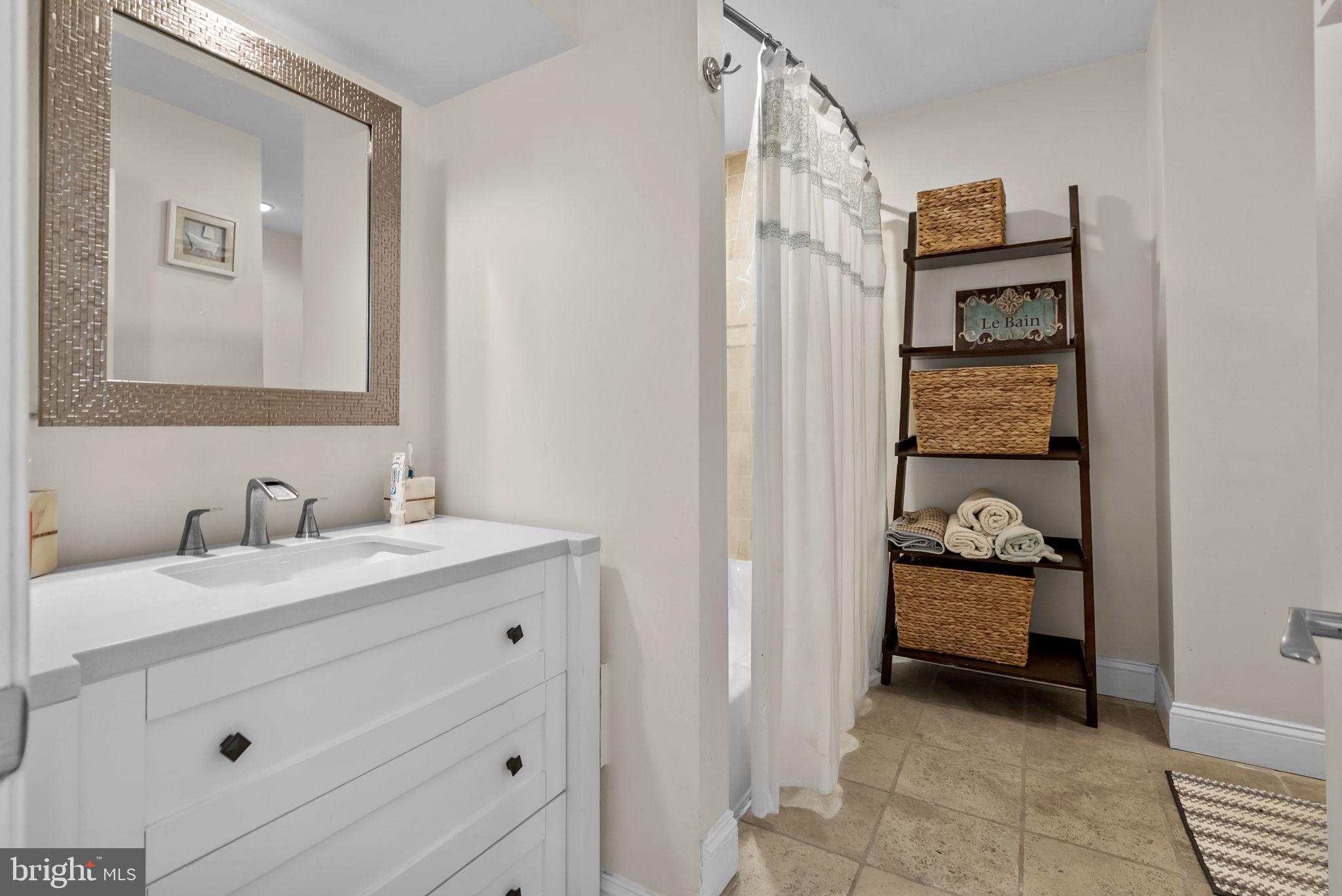 FAIRMOUNT - Residential