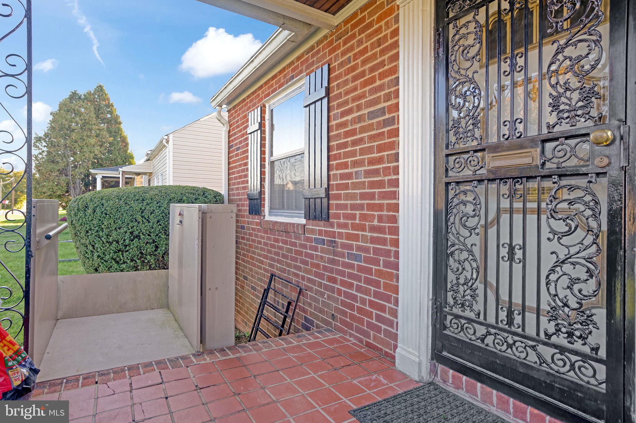 WEST ARLINGTON - Residential