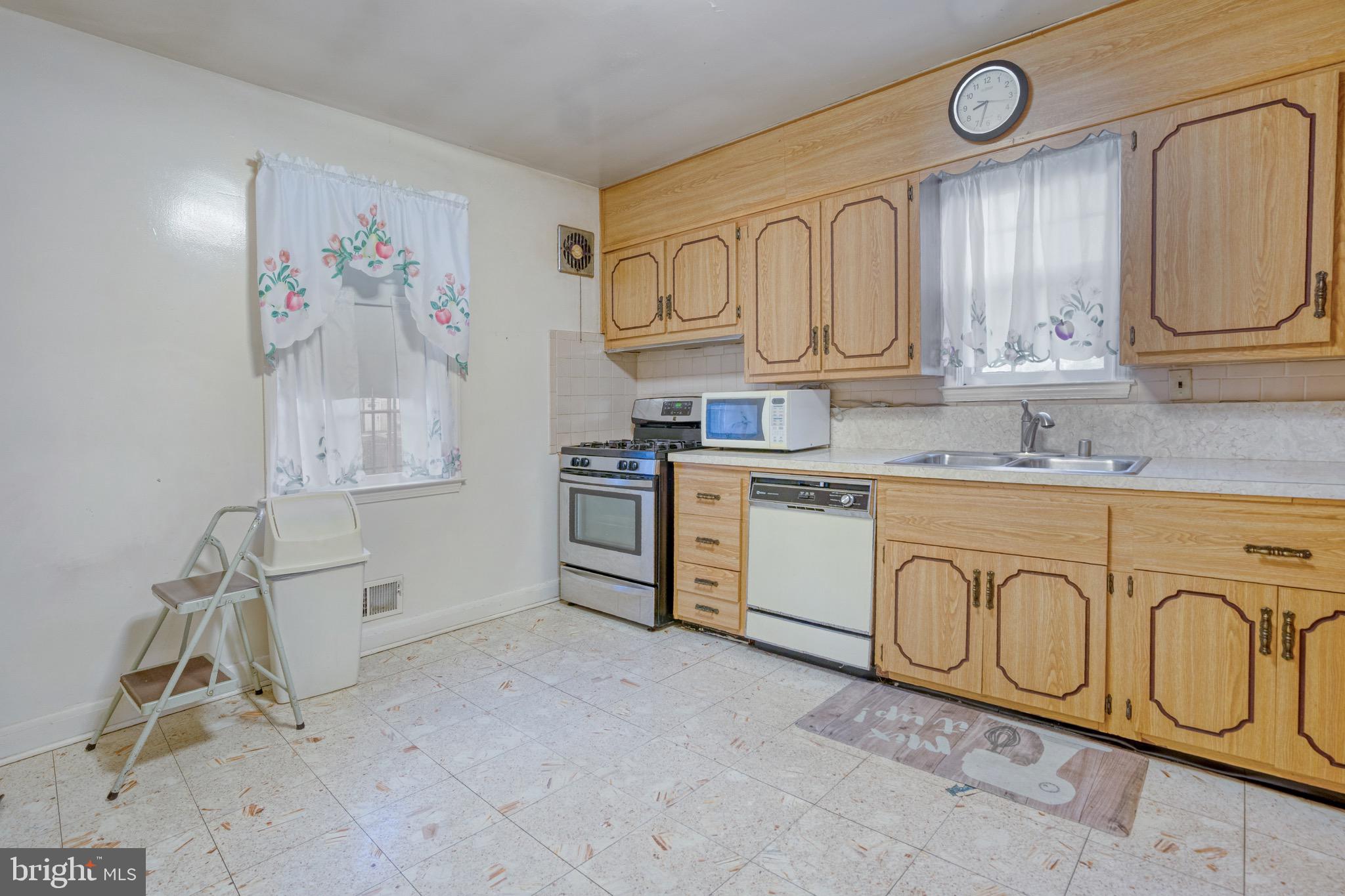 WEST ARLINGTON - Residential