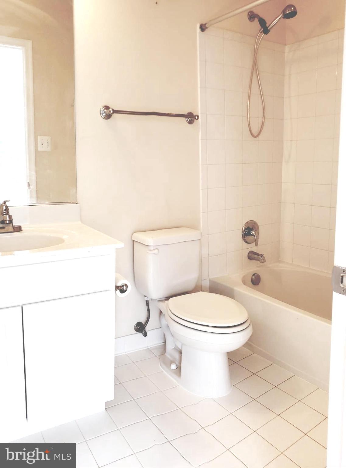 POTOMAC CREST - Residential Lease