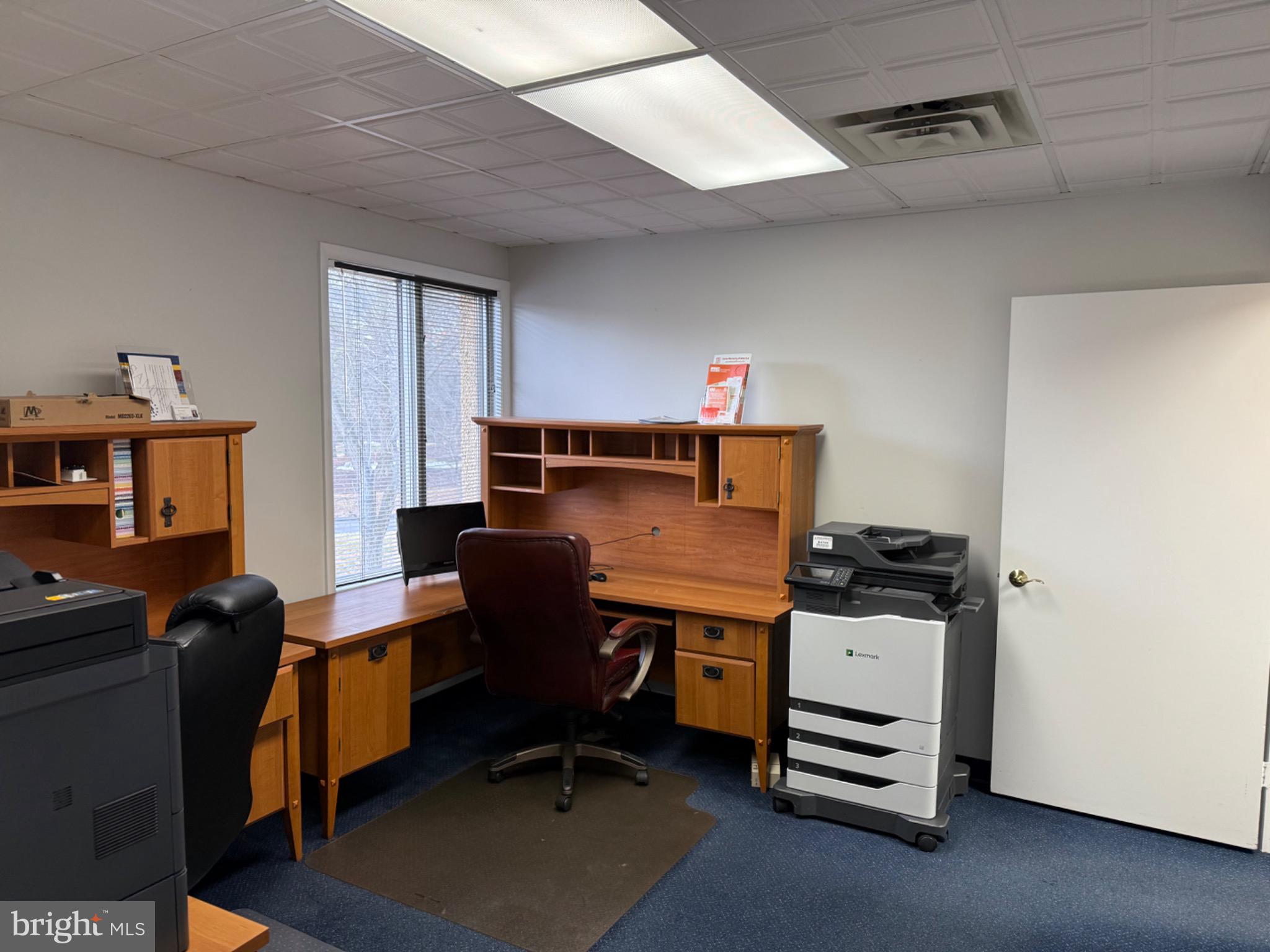 OAKLAND MILLS - Commercial Sale