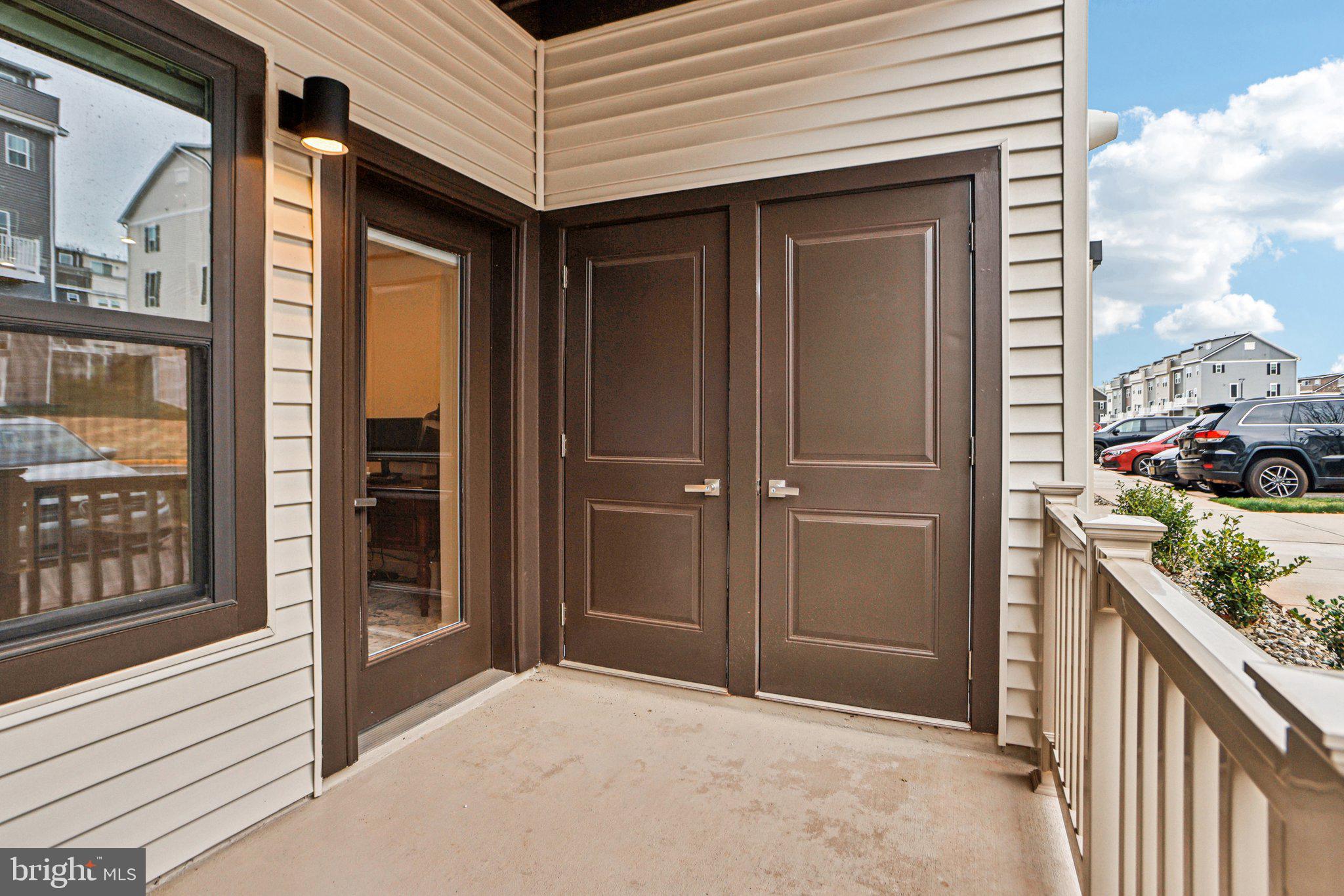 LOUDOUN VIEW CONDO FLATS - Residential