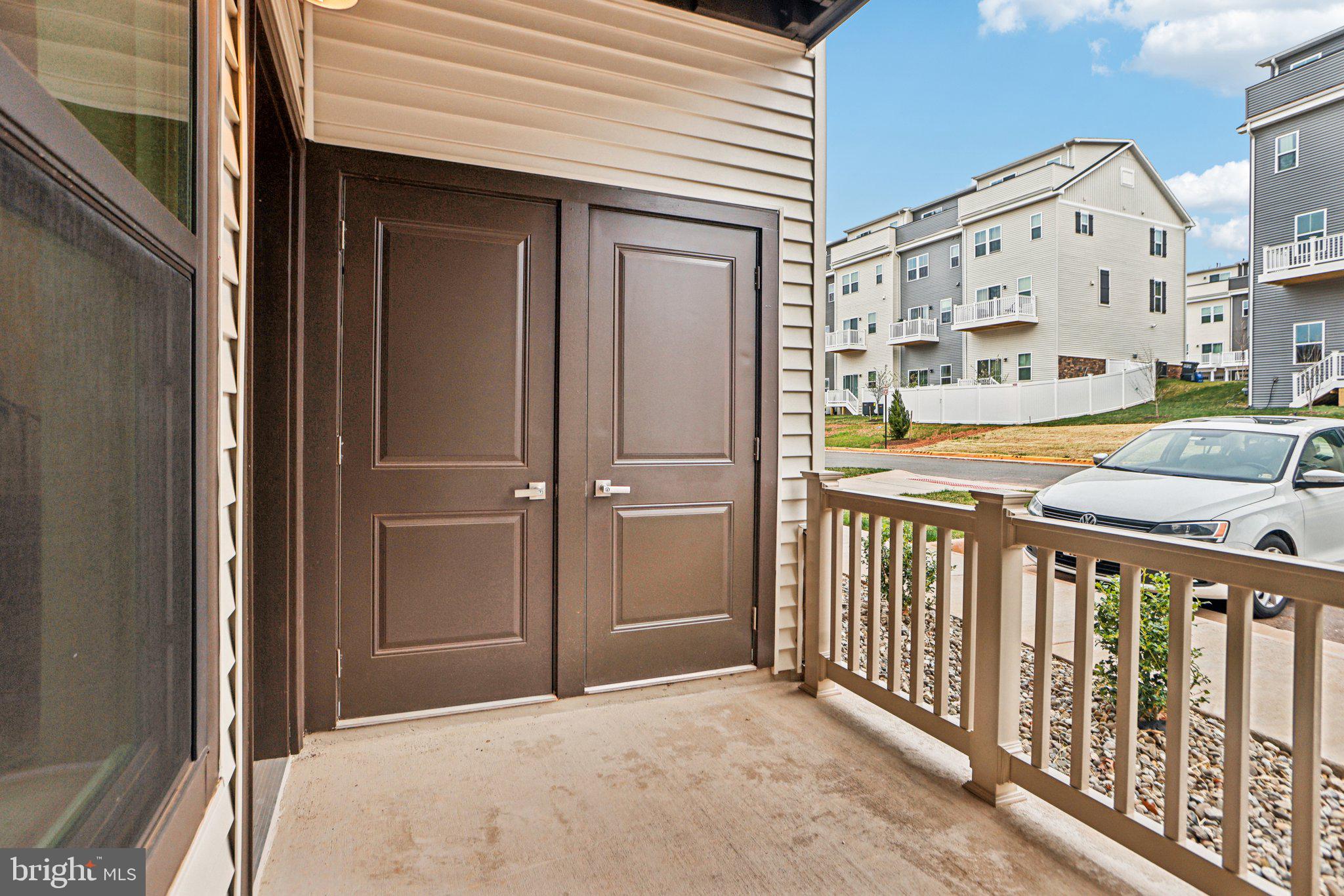 LOUDOUN VIEW CONDO FLATS - Residential