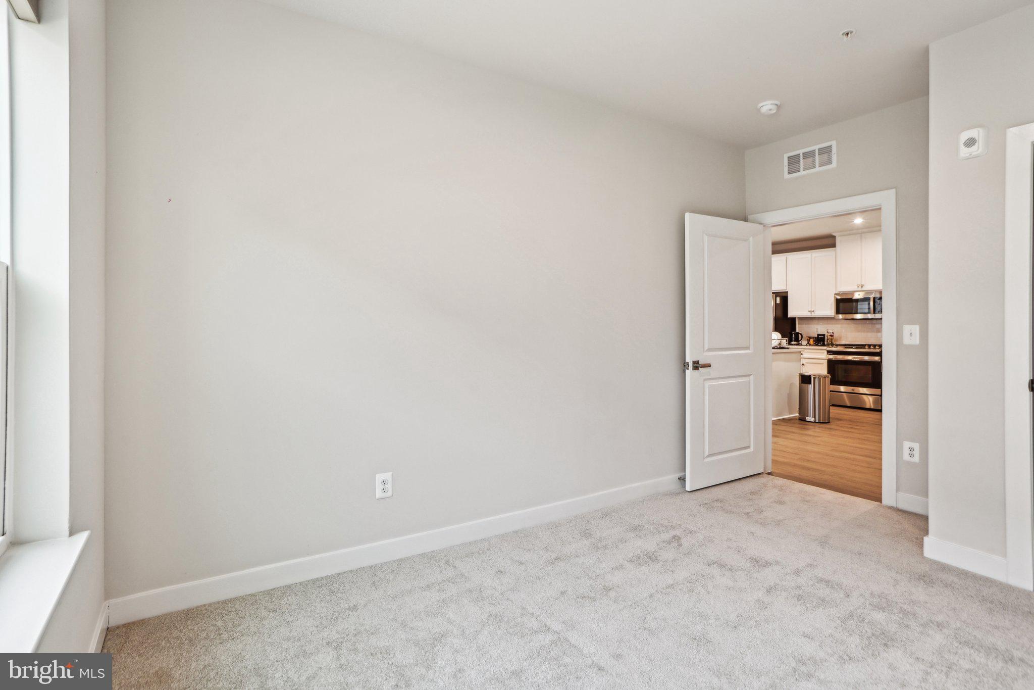 LOUDOUN VIEW CONDO FLATS - Residential