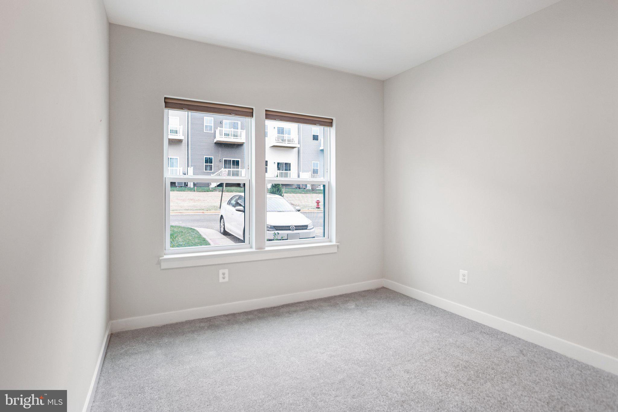 LOUDOUN VIEW CONDO FLATS - Residential