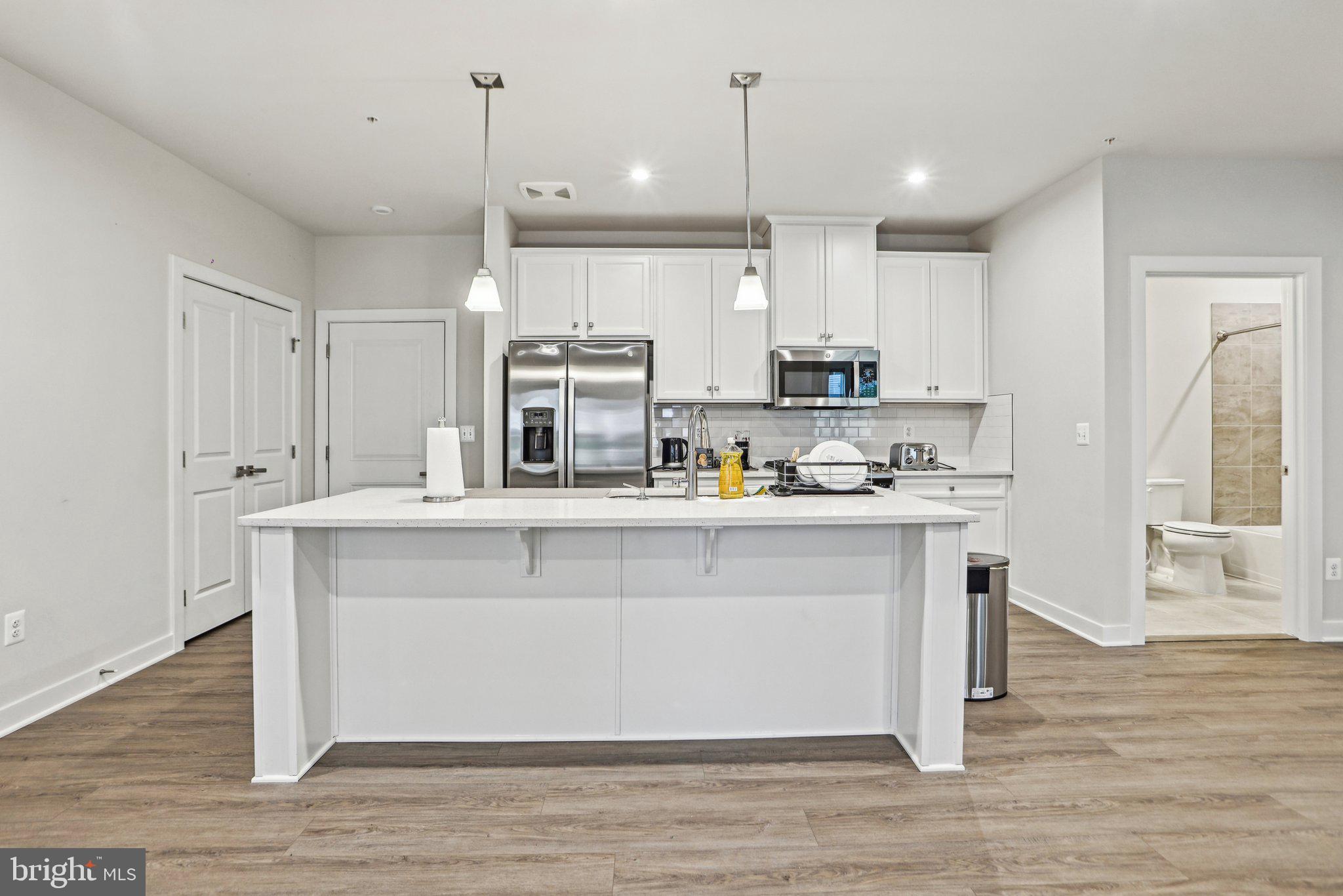 LOUDOUN VIEW CONDO FLATS - Residential