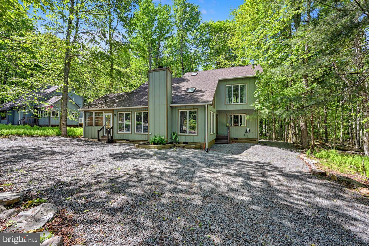 ARROWHEAD LAKE - Residential