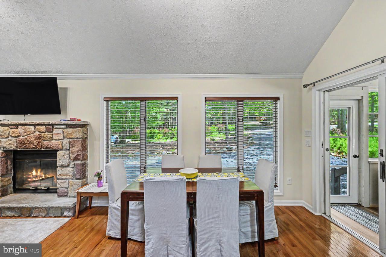ARROWHEAD LAKE - Residential