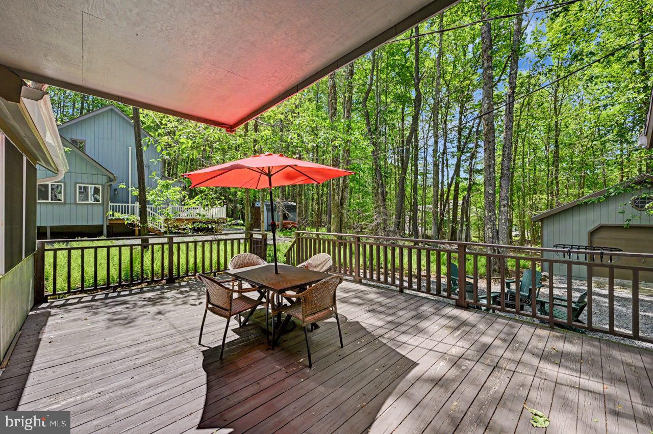 ARROWHEAD LAKE - Residential