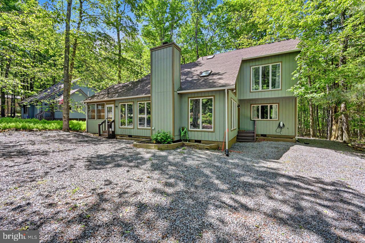 ARROWHEAD LAKE - Residential