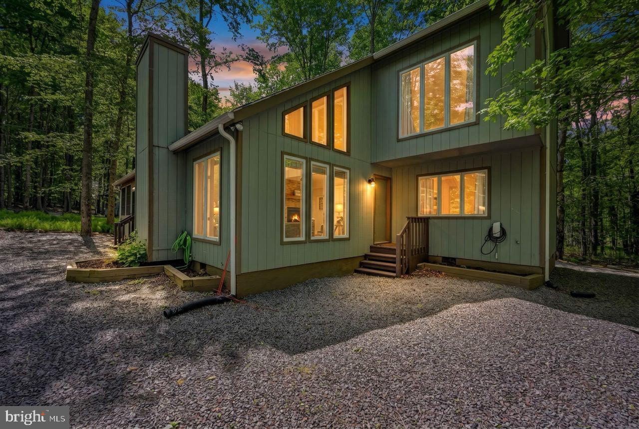 ARROWHEAD LAKE - Residential