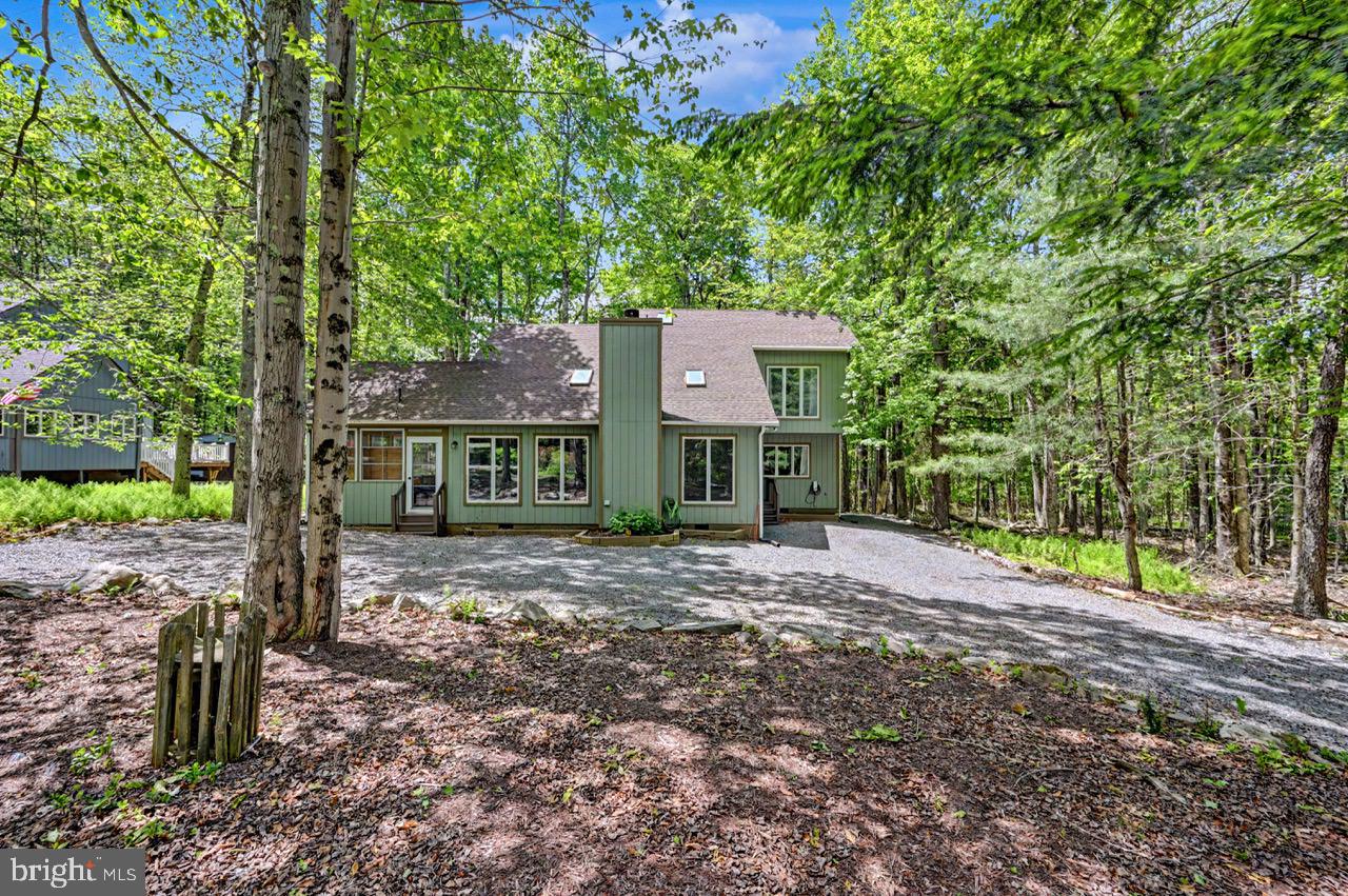 ARROWHEAD LAKE - Residential
