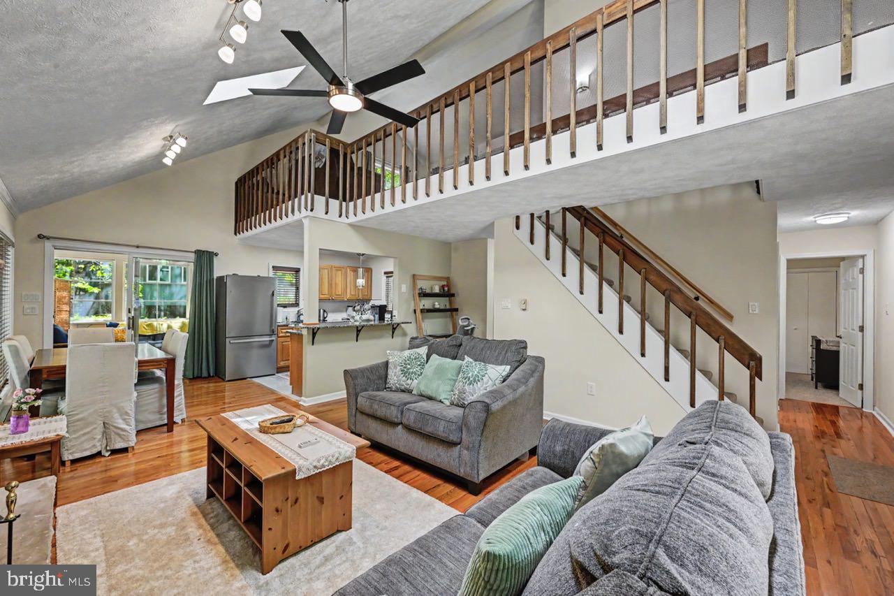 ARROWHEAD LAKE - Residential