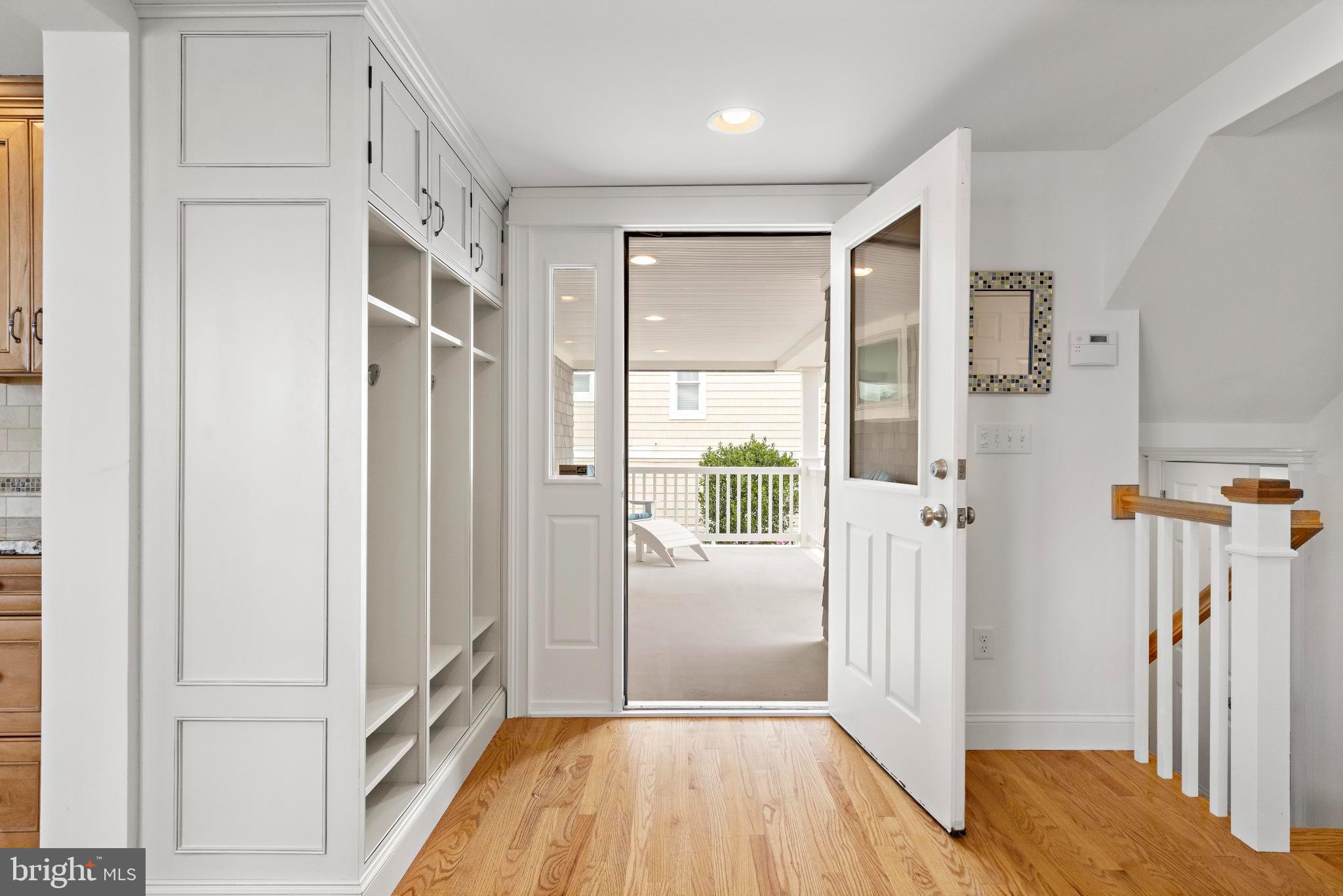 18 W RYERSON LANE