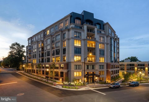 Photo of 6718 Lowell Avenue #604, MCLEAN, VA 22101 (MLS # VAFX2342634)