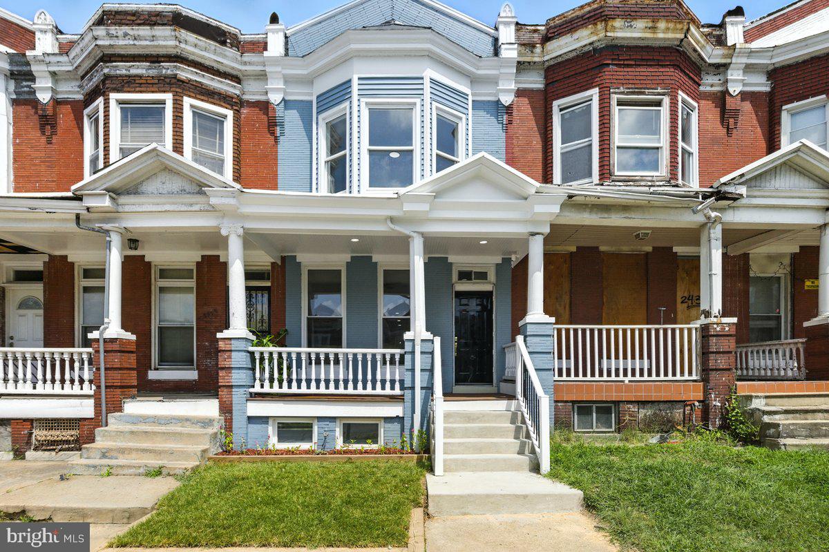 🚨 $0 Out of Pocket! Up to 6% towards closing help to Buy This Luxury Home 🚨
Yes, you read that right:
- $6,000 toward your down payment.
- Up to 6% of the loan toward closing costs (if eligible)
- 97% financing with mortgage insurance - no income limit.
- 105% financing with DPA to cover upfront costs.
You could move in with $0 out of pocket and enjoy a brand-new home!
Fully remodeled - 3 BR/ 2.5 BA + full basement
Chef's kitchen with quartz countertops, new cabinets and stainless-steel appliances.
Open floor plan with high ceiling and LED recessed lighting.
Spa-style primary suite plus private balcony on secondary bedroom.
Finished basement perfect for theater, gym, playroom or space to grow.
Fully fence backyard for entertaining.
All new systems: plumbing, electrical, HVAC, windows.
Great location near parks, universities, hospitals and public transportation.
Act fast - These programs are limited.
Scheduled a tour today, do not let this one get away!