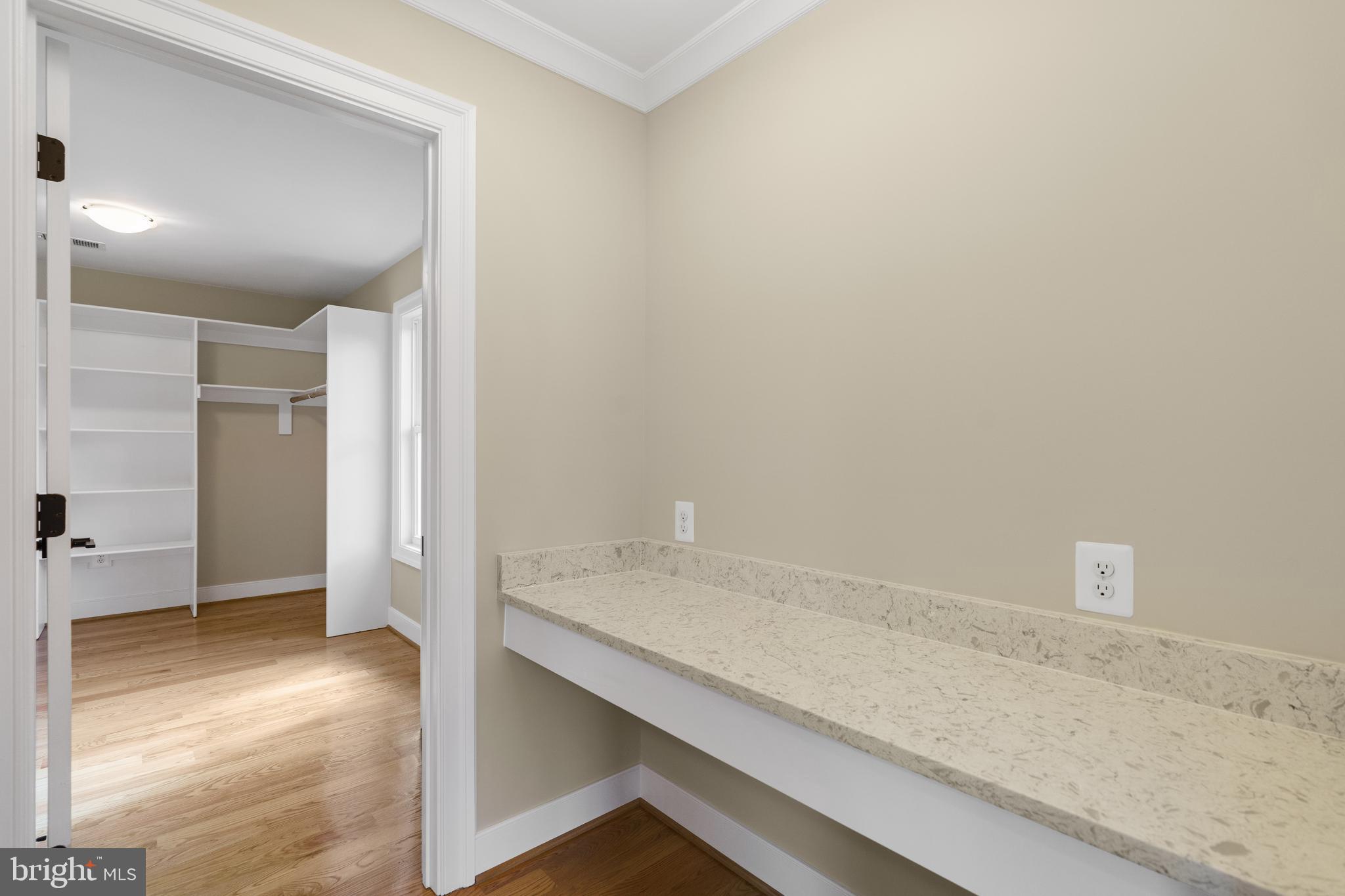 PIMMIT VIEW - Residential