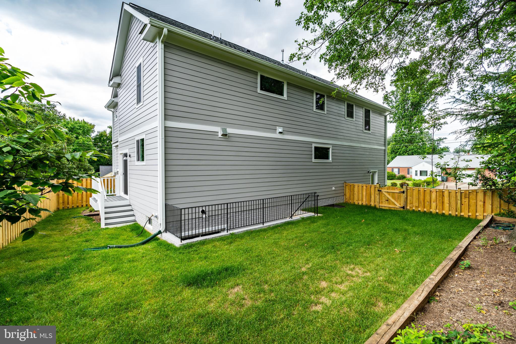 PIMMIT VIEW - Residential