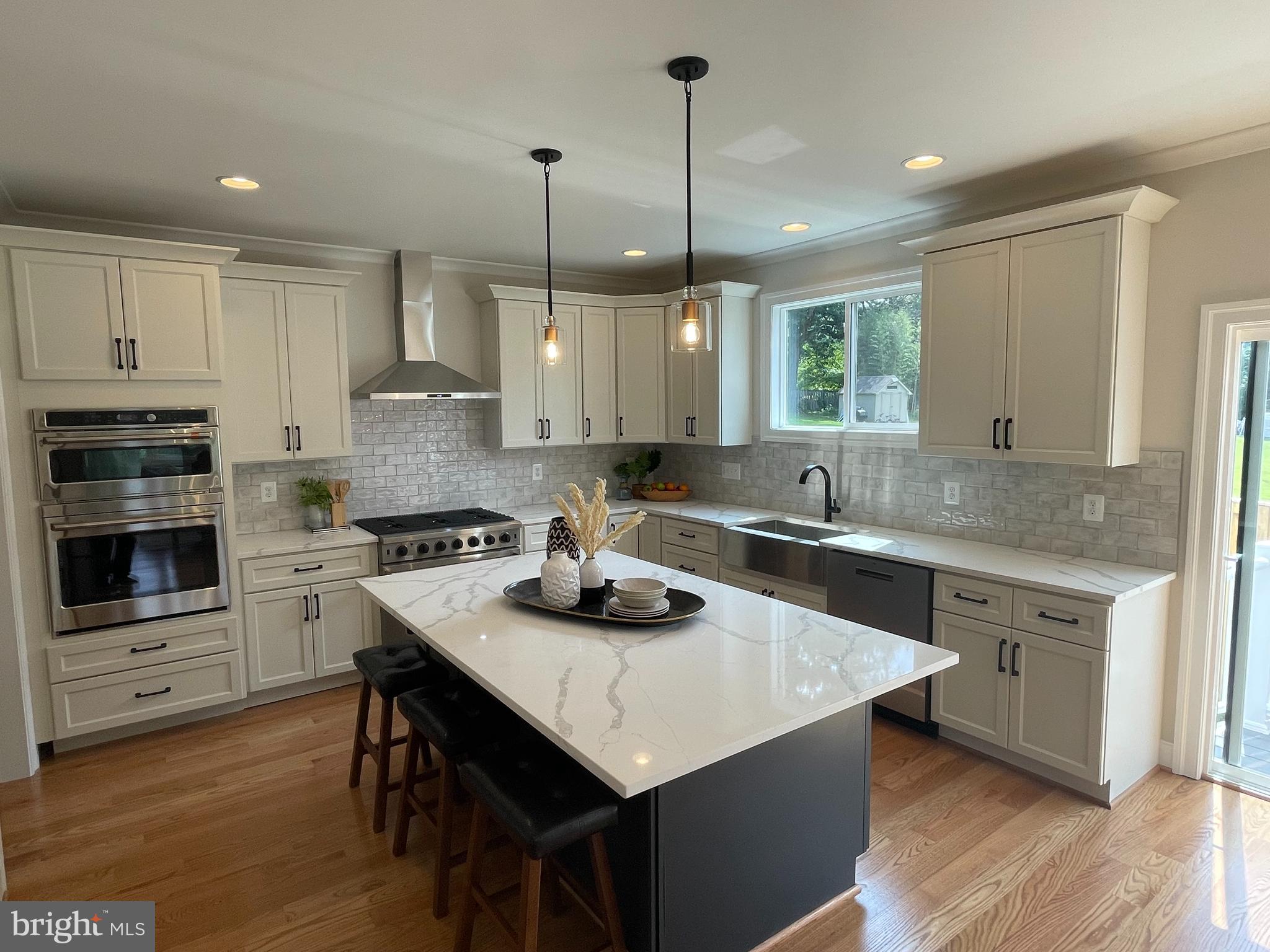 PIMMIT VIEW - Residential